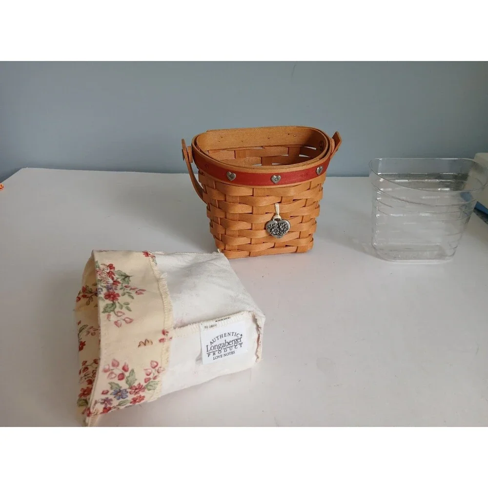 Longaberger 2001 Love Notes Basket W/ Liner & Tie On Heart Pamphlet